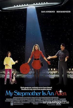 Uvey Annem Bir Uzayli izle
